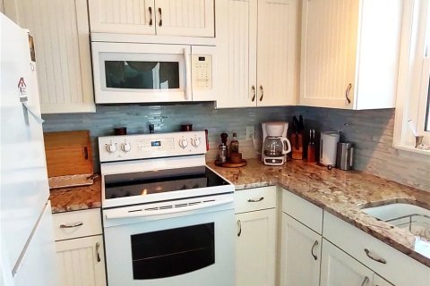 Copropriété à vendre à Bradenton, Floride: 2 chambres, 101.82 m2 № 2142840 - photo 11