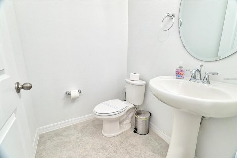 Townhouse in Davenport, Florida 3 bedrooms, 153.57 sq.m. № 1778364 - photo 11
