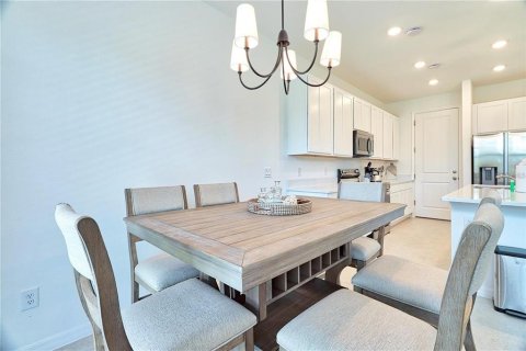 Townhouse in Davenport, Florida 3 bedrooms, 153.57 sq.m. № 1778364 - photo 8