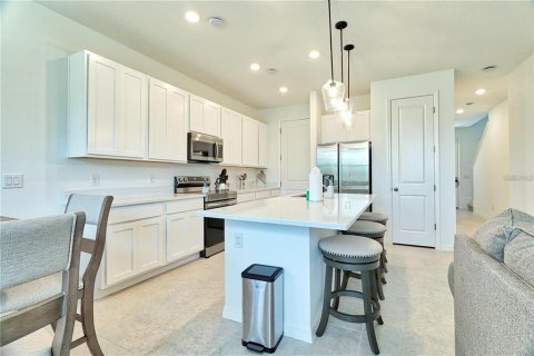 Townhouse in Davenport, Florida 3 bedrooms, 153.57 sq.m. № 1778364 - photo 3