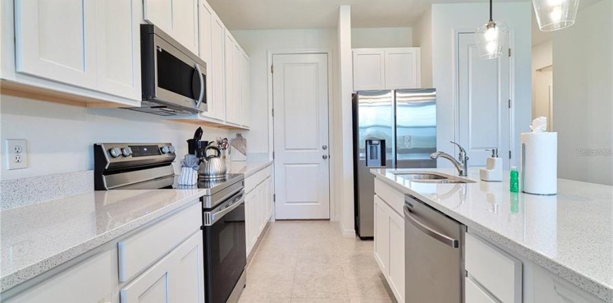 Townhouse in Davenport, Florida 3 bedrooms, 153.57 sq.m. № 1778364