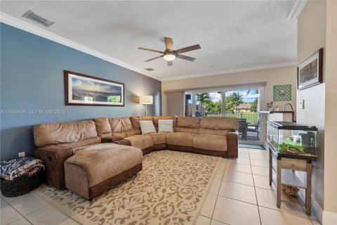 House in Cutler Bay, Florida 3 bedrooms, 197.7 sq.m. № 2066819 - photo 18