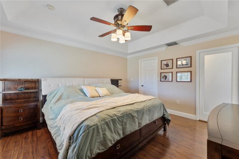 House in Cutler Bay, Florida 3 bedrooms, 197.7 sq.m. № 2066819 - photo 21