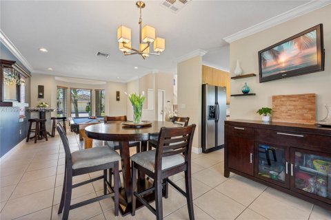 House in Cutler Bay, Florida 3 bedrooms, 197.7 sq.m. № 2066819 - photo 12