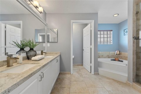 House in Cutler Bay, Florida 3 bedrooms, 197.7 sq.m. № 2066819 - photo 23