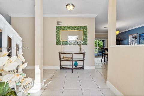 House in Cutler Bay, Florida 3 bedrooms, 197.7 sq.m. № 2066819 - photo 6