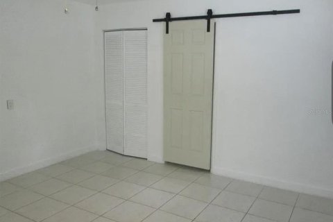 Immobilier commercial à vendre à Saint Petersburg, Floride: 6 chambres, 198.35 m2 № 2226894 - photo 7