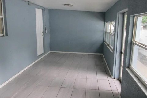 Immobilier commercial à vendre à Saint Petersburg, Floride: 6 chambres, 198.35 m2 № 2226894 - photo 4