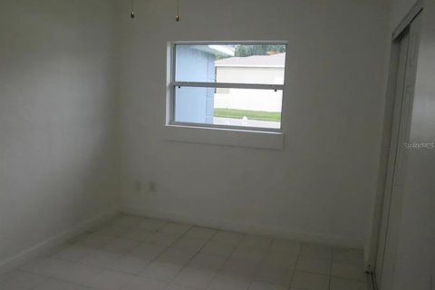 Immobilier commercial à vendre à Saint Petersburg, Floride: 6 chambres, 198.35 m2 № 2226894 - photo 10
