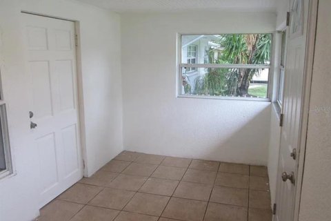 Immobilier commercial à vendre à Saint Petersburg, Floride: 6 chambres, 198.35 m2 № 2226894 - photo 12
