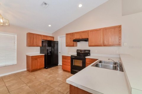 House in Groveland, Florida 4 bedrooms, 153.1 sq.m. № 2210690 - photo 6