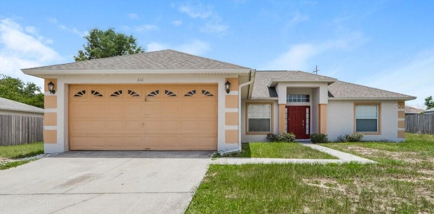 House in Groveland, Florida 4 bedrooms, 153.1 sq.m. № 2210690