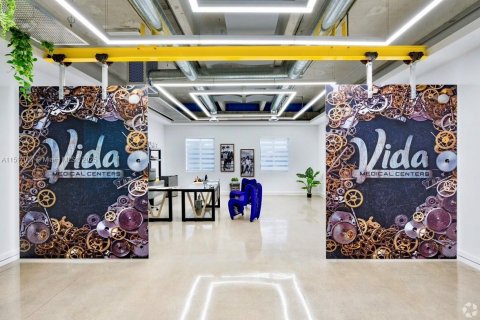 Propiedad comercial en venta en Doral, Florida № 1981430 - foto 19