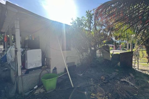 House in Miami, Florida 2 bedrooms, 75.25 sq.m. № 1956095 - photo 24