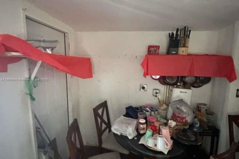 House in Miami, Florida 2 bedrooms, 75.25 sq.m. № 1956095 - photo 19