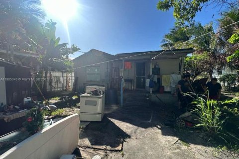 House in Miami, Florida 2 bedrooms, 75.25 sq.m. № 1956095 - photo 2