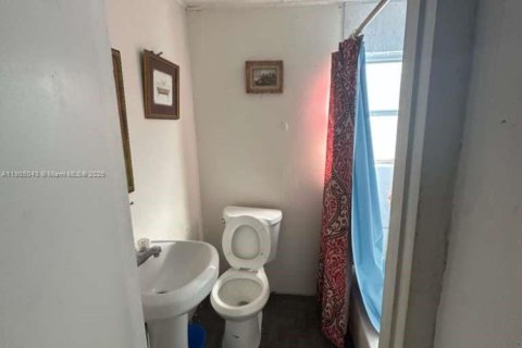 House in Miami, Florida 2 bedrooms, 75.25 sq.m. № 1956095 - photo 29