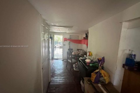 House in Miami, Florida 2 bedrooms, 75.25 sq.m. № 1956095 - photo 16