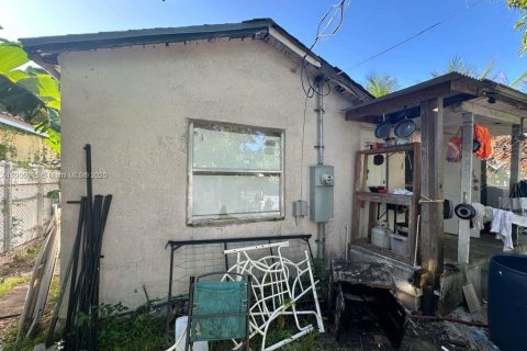 House in Miami, Florida 2 bedrooms, 75.25 sq.m. № 1956095 - photo 21