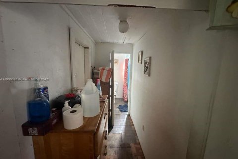 House in Miami, Florida 2 bedrooms, 75.25 sq.m. № 1956095 - photo 30