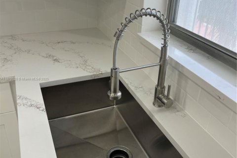 Condo in Lauderhill, Florida, 2 bedrooms  № 2017099 - photo 23