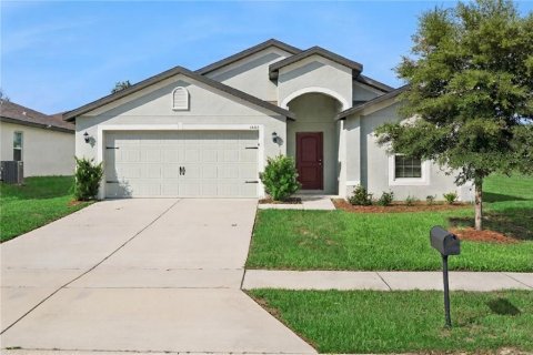 House in Mascotte, Florida 4 bedrooms, 171.13 sq.m. № 2342220