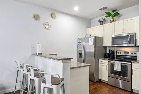 Touwnhouse à vendre à Kissimmee, Floride: 3 chambres, 120.77 m2 № 2389061 - photo 11