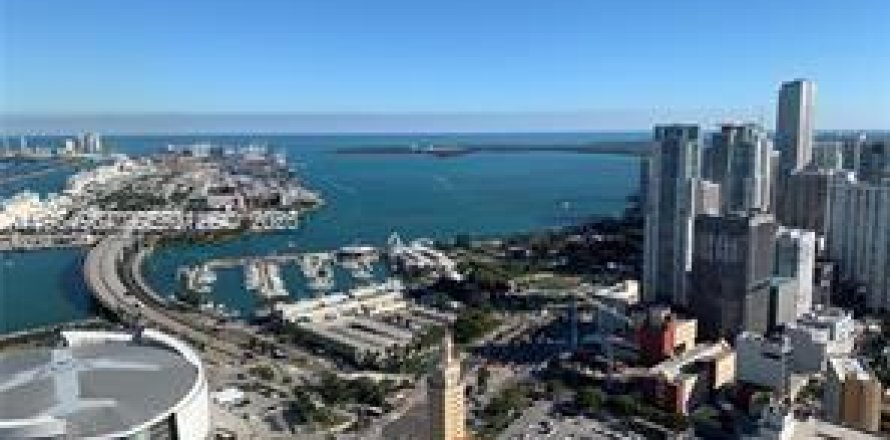 Condominio en Miami, Florida, 4 dormitorios  № 2026340