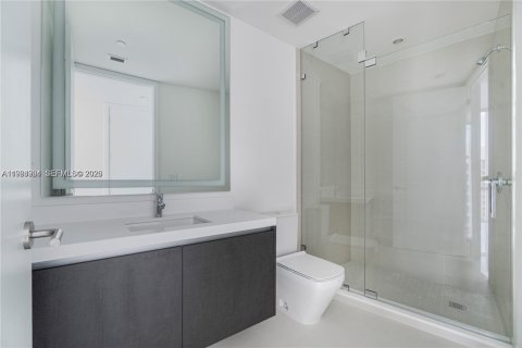 Condominio en alquiler en Miami, Florida, 4 dormitorios, 379.41 m2 № 2026340 - foto 15