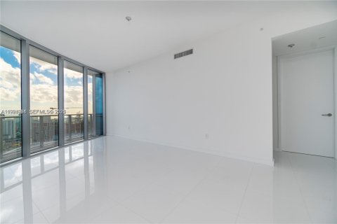 Condominio en alquiler en Miami, Florida, 4 dormitorios, 379.41 m2 № 2026340 - foto 8