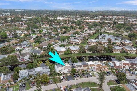 Adosado en venta en North Lauderdale, Florida, 4 dormitorios, 128.21 m2 № 2048281 - foto 2