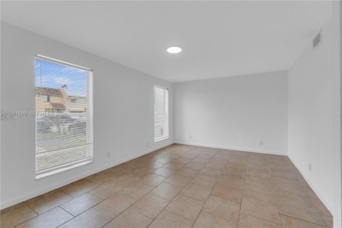 Adosado en venta en North Lauderdale, Florida, 4 dormitorios, 128.21 m2 № 2048281 - foto 5