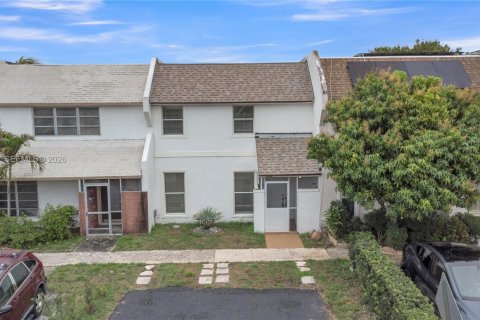 Adosado en North Lauderdale, Florida 4 dormitorios, 128.21 m2 № 2048281