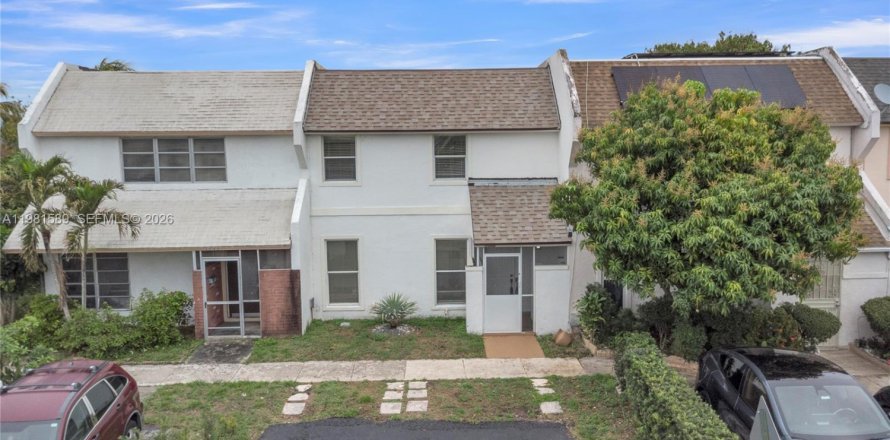 Adosado en North Lauderdale, Florida 4 dormitorios, 128.21 m2 № 2048281