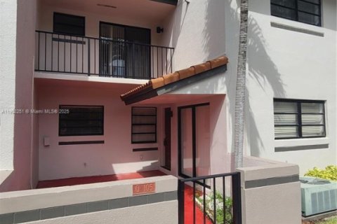 Townhouse in Miami, Florida 2 bedrooms, 110.55 sq.m. № 1953748 - photo 1