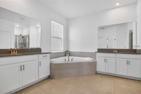 Casa en venta en Orlando, Florida, 5 dormitorios, 367.61 m2 № 2102750 - foto 21
