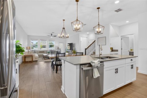 Casa en venta en Orlando, Florida, 5 dormitorios, 367.61 m2 № 2102750 - foto 12