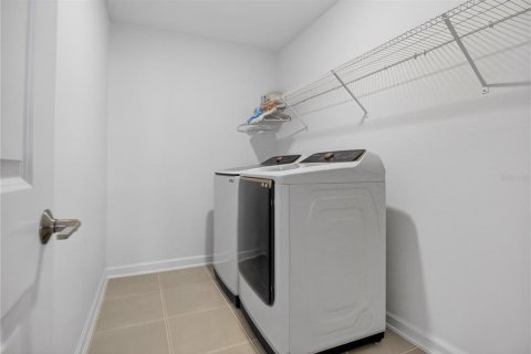 Casa en venta en Orlando, Florida, 5 dormitorios, 367.61 m2 № 2102750 - foto 29