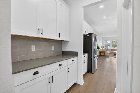 Casa en venta en Orlando, Florida, 5 dormitorios, 367.61 m2 № 2102750 - foto 13