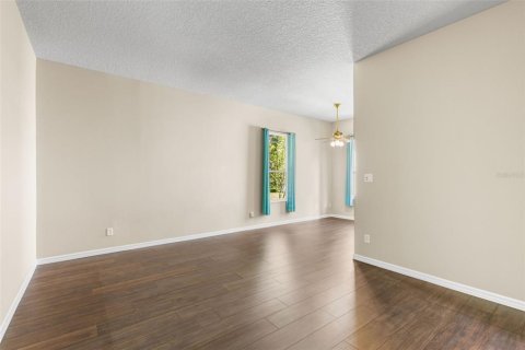 Villa ou maison à vendre à Leesburg, Floride: 2 chambres, 172.98 m2 № 1884502 - photo 4