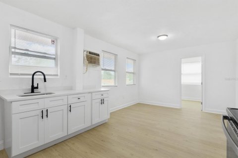 Apartamento en alquiler en Saint Petersburg, Florida, 2 dormitorios, 55.74 m2 № 1550024 - foto 3