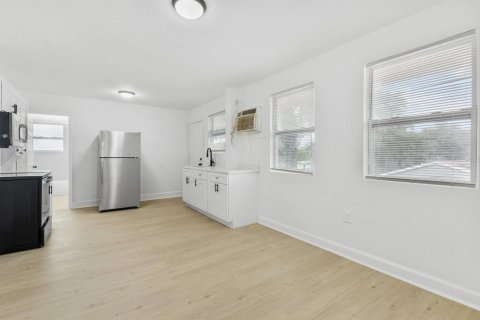Apartamento en alquiler en Saint Petersburg, Florida, 2 dormitorios, 55.74 m2 № 1550024 - foto 6