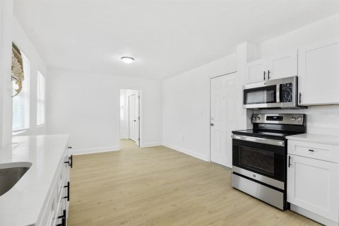 Apartamento en alquiler en Saint Petersburg, Florida, 2 dormitorios, 55.74 m2 № 1550024 - foto 2