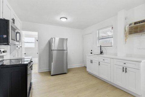 Apartamento en alquiler en Saint Petersburg, Florida, 2 dormitorios, 55.74 m2 № 1550024 - foto 4