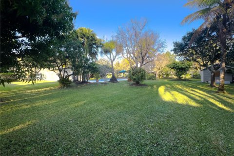 House in Miami, Florida 3 bedrooms, 278.43 sq.m. № 2030483 - photo 28