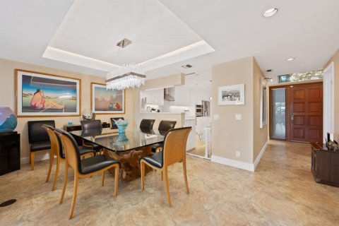 Touwnhouse à vendre à Aventura, Floride: 3 chambres, 220.46 m2 № 2431962 - photo 8