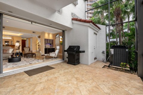 Touwnhouse à vendre à Aventura, Floride: 3 chambres, 220.46 m2 № 2431962 - photo 3
