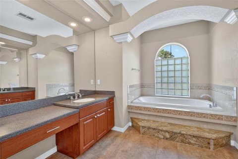 House in Spring Hill, Florida 4 bedrooms, 234.86 sq.m. № 1854076 - photo 11