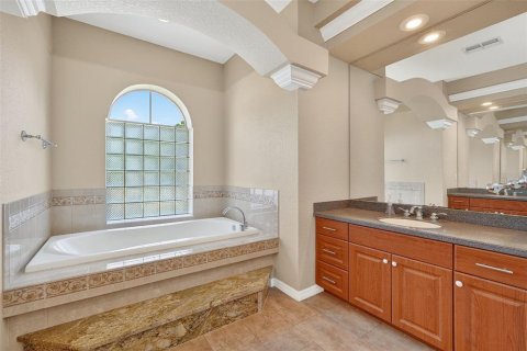 House in Spring Hill, Florida 4 bedrooms, 234.86 sq.m. № 1854076 - photo 12