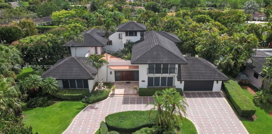 Дом в Майами, Флорида 5 спален, 454.01м2 № 2067744